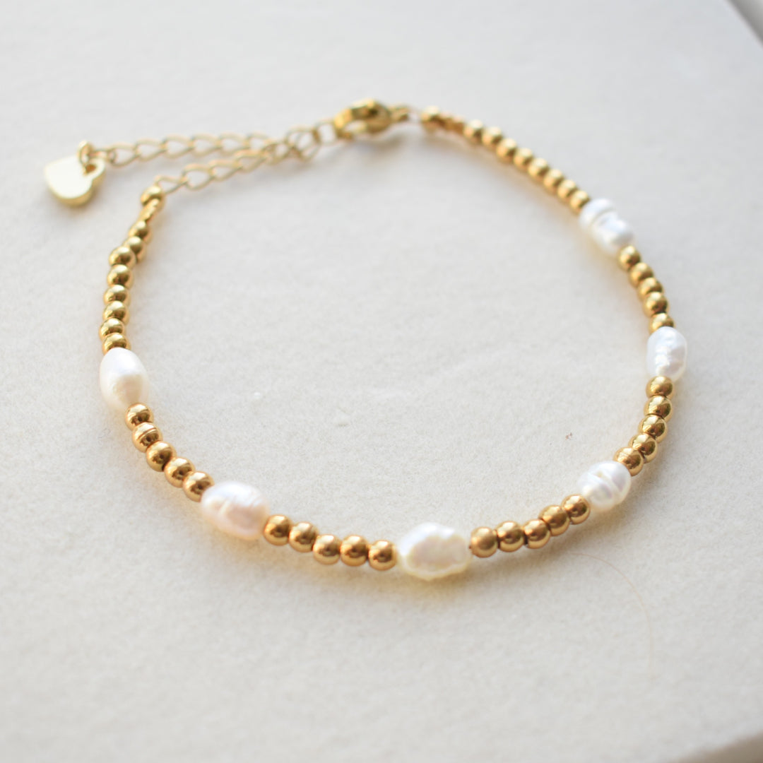 Armbandje met zoetwater parels