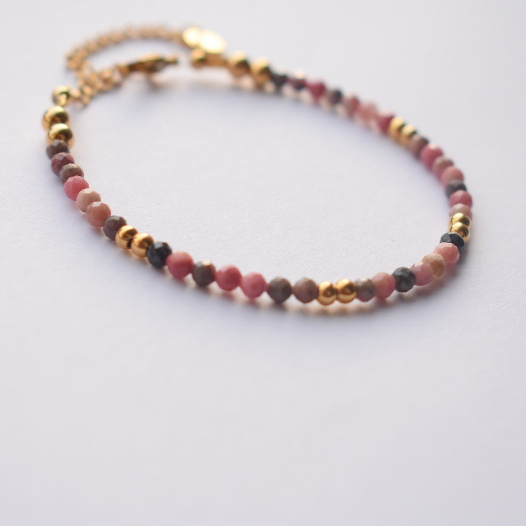 Armbandje edelstenen roze rhodoniet