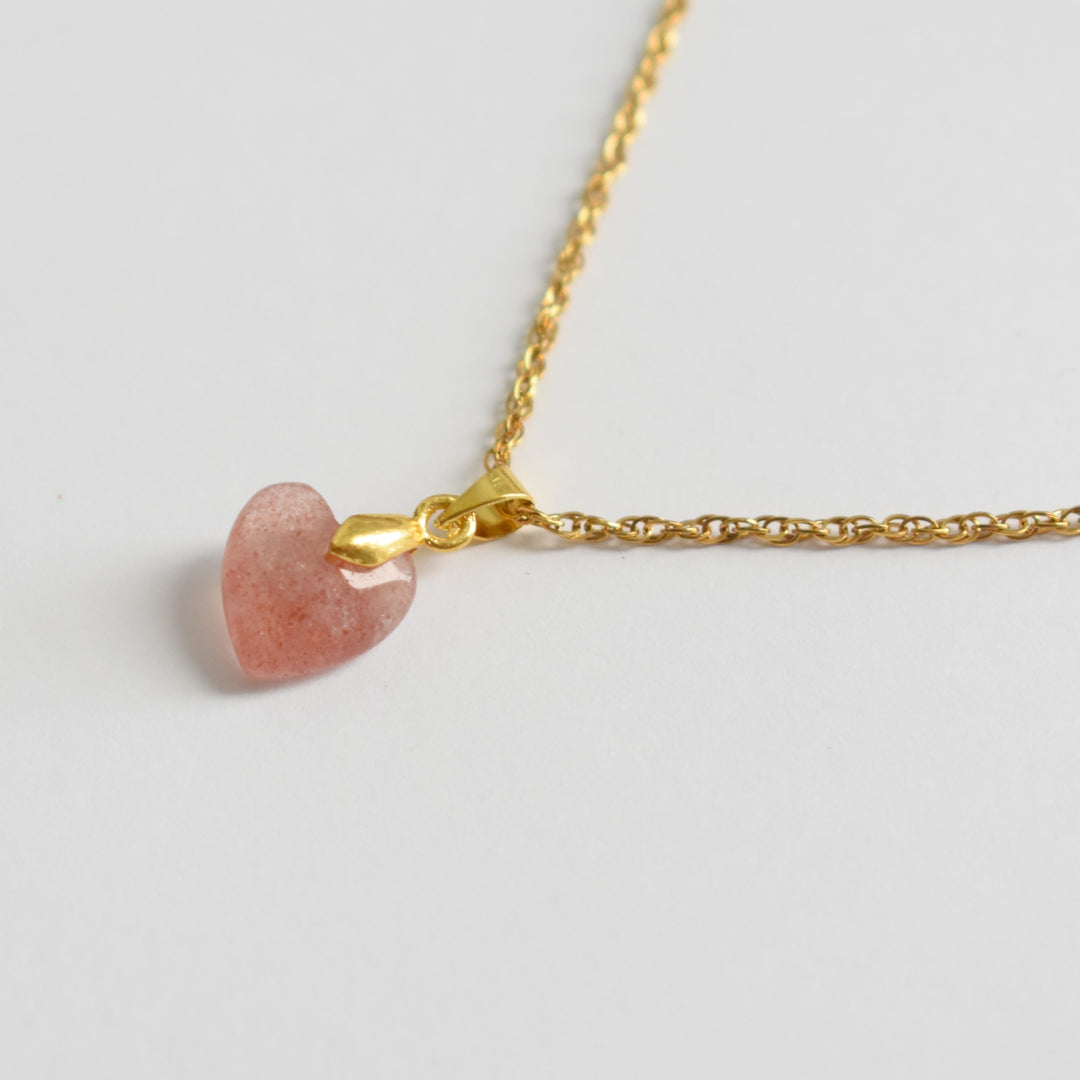 Aarbeienkwarts hartje ketting