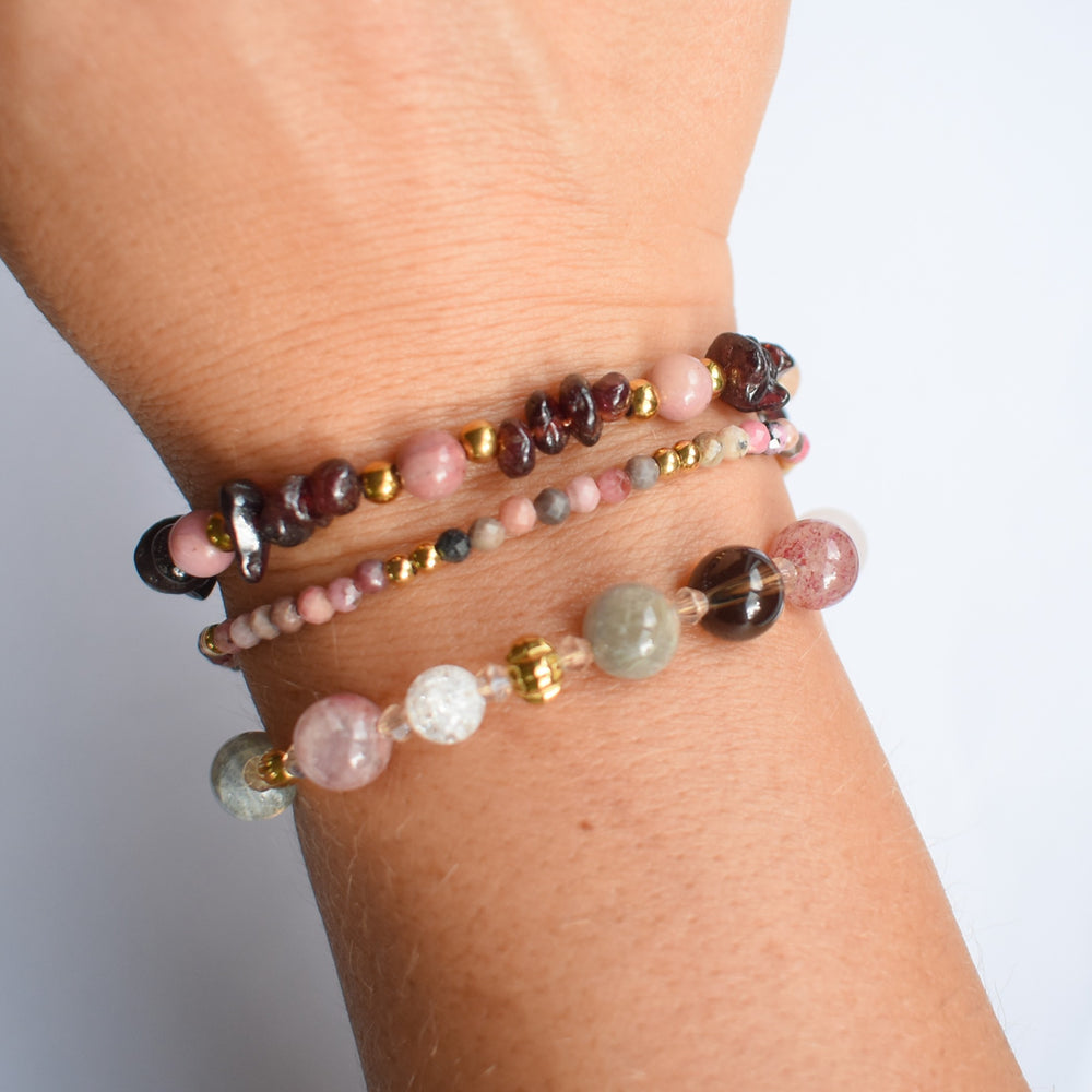Armbandje edelstenen roze rhodoniet