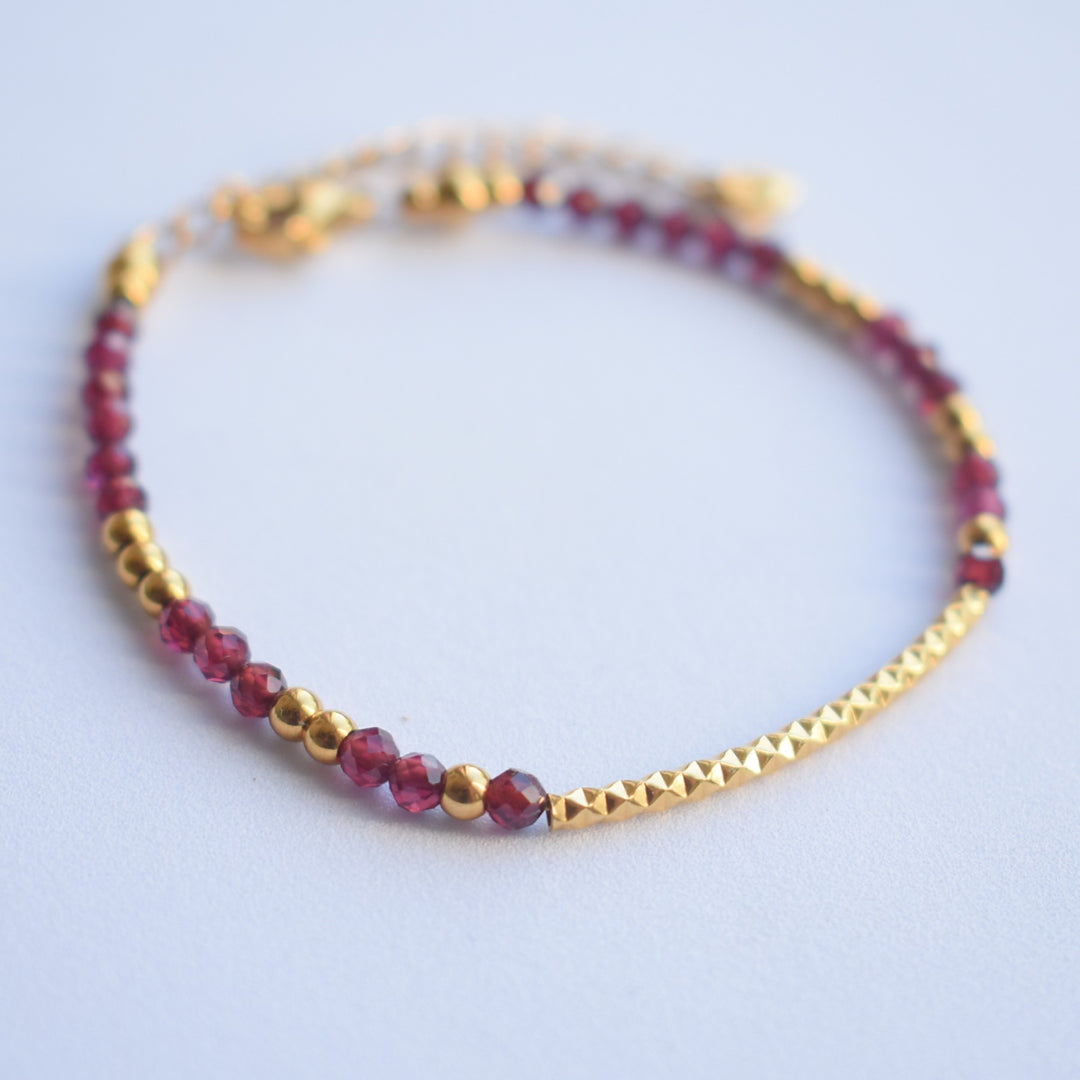 Bordeaux rode armband met edelsteen granaat goud