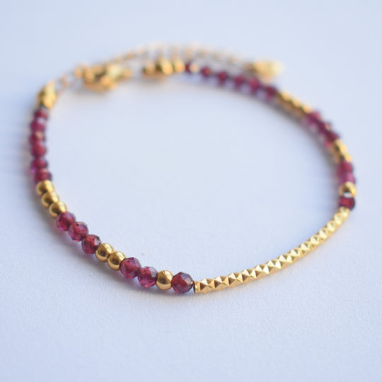Bordeaux rode armband met edelsteen granaat goud